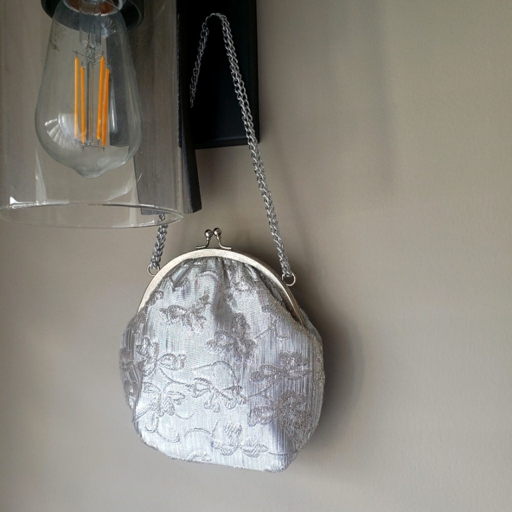 NEW SILVER EMBROIDERED PURSE